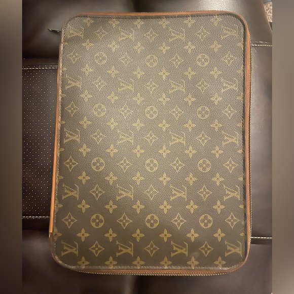 Authentic Vintage Louis Vuitton Cover - Picture 2 of 16